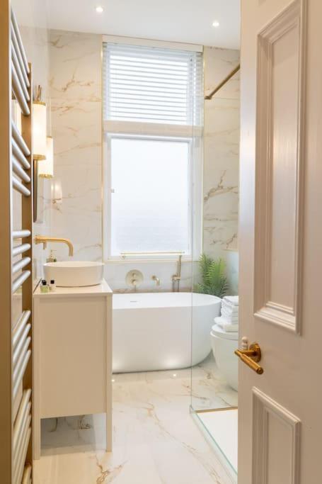 The Devonshire Suite - Your 5 Star West End Stay! Glasgow Buitenkant foto